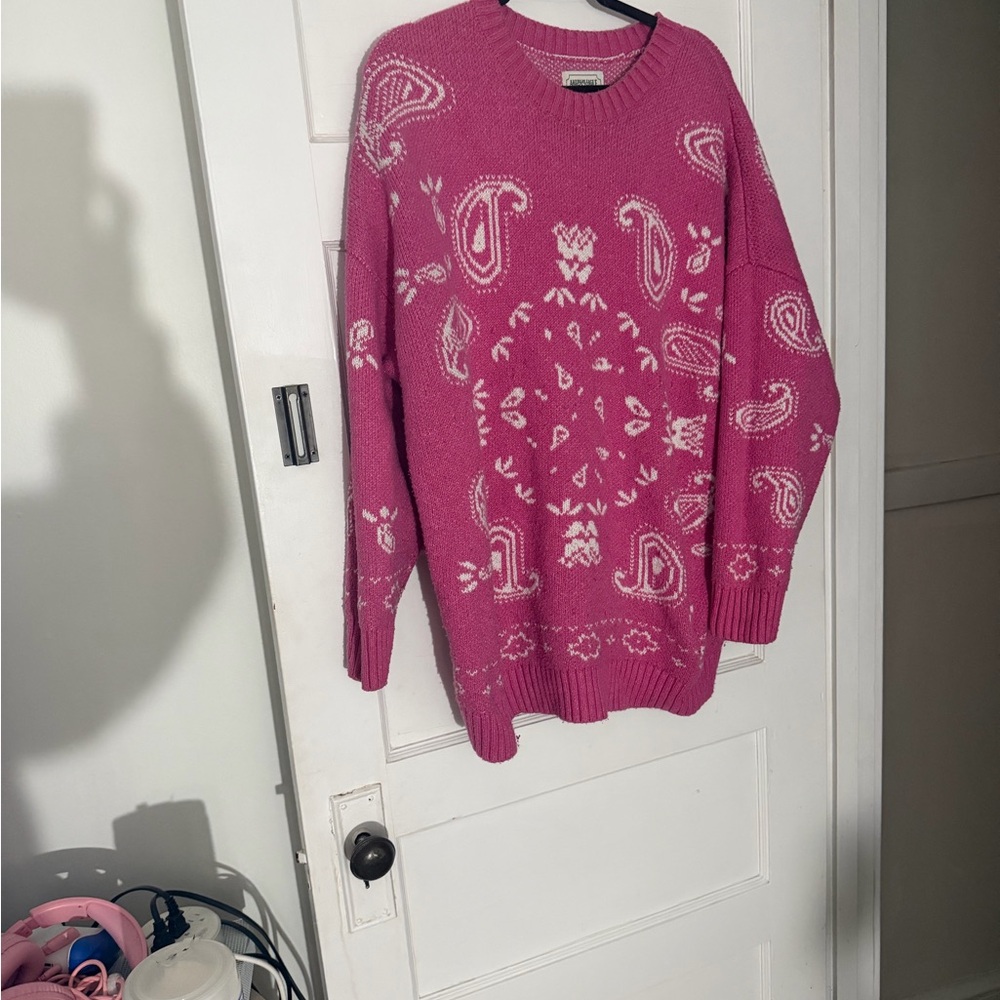 American Eagle Outfitters Fuchsia Paisley Sweater